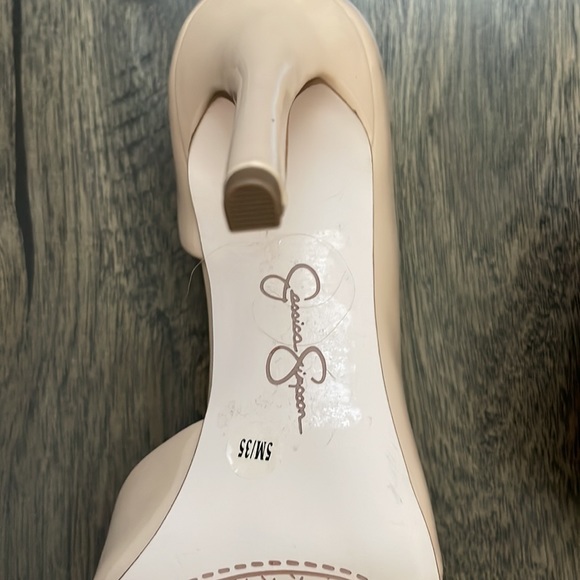 Jessica Simpson - Picture 2 of 2